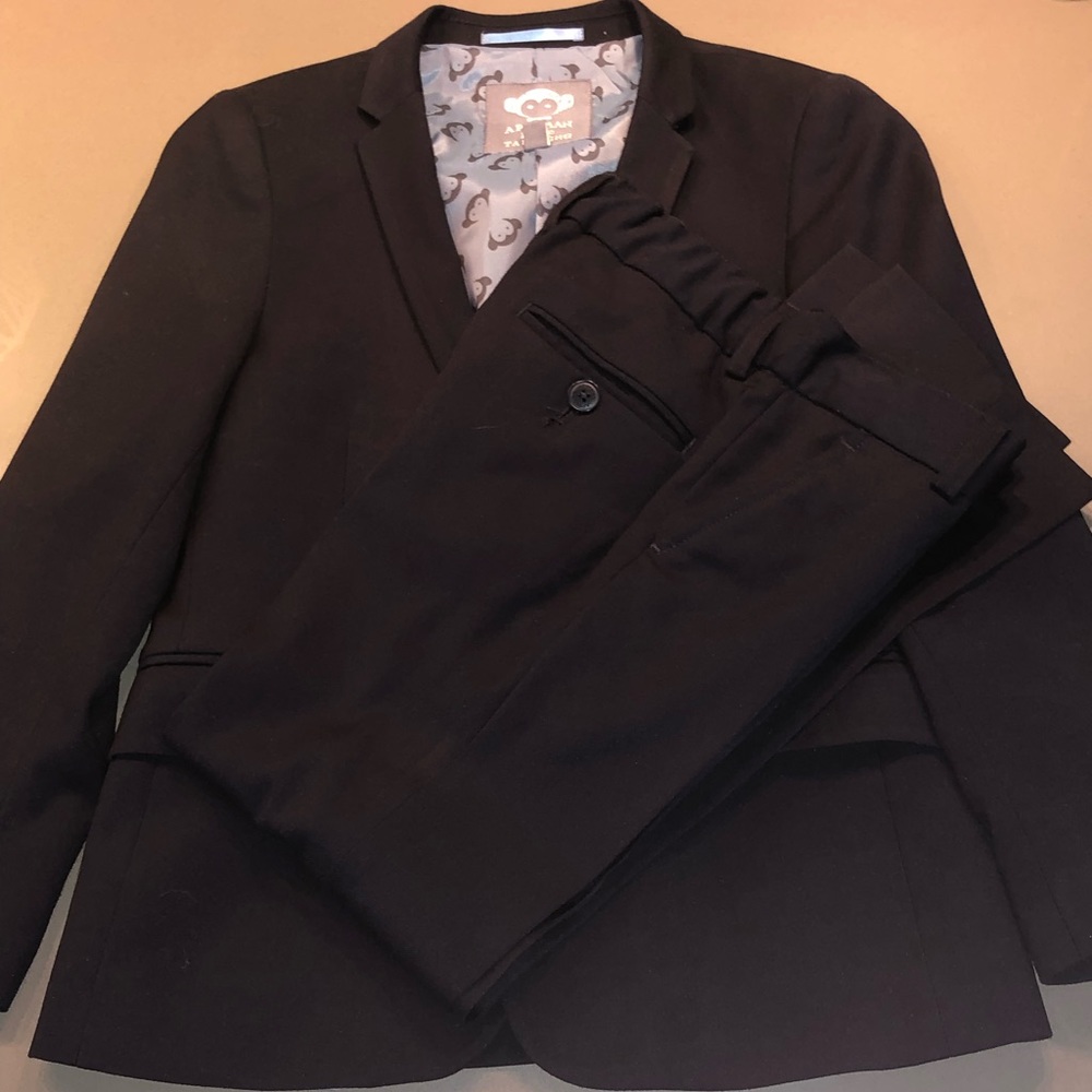 Appaman Fine Tailoring Suit. Navy.